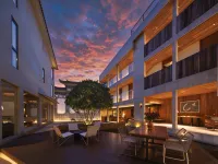 QIYULAN · Hidden Garden Retreat - New
