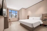 HanTing Hotel (Chongqing Shapingba Railway Station Xiaolongkan Subway Station) Hotels in Chongqing