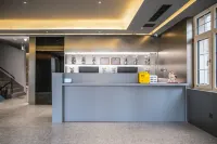 E-sports Hotel No. 7 (Dalian Nanshan Street)