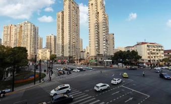 Iforest Hotel(Jiangsu Road Station)