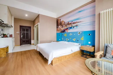 Joy Light Luxury Hotel (Zhengzhou Henan University of Technology Metro Station) Отели рядом с достопримечательностью «Henan University of Technology (Lianhua Street Campus)»