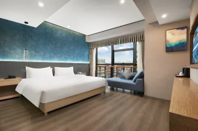 Hanyi Hotel (Lijiang Century Center) Hotels near Pujiang Railway Station