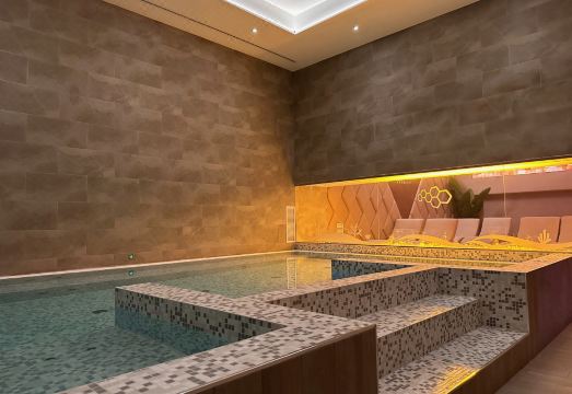 2. 더 하이브 호텔..