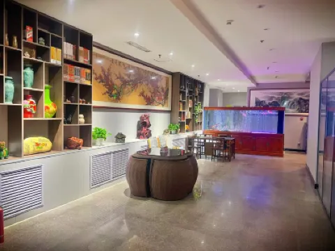 Eaka Hotel (Shijiazhuang Guanghua Road) Hotels near Changan