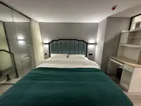 Luo Yipin Sky Hot Spring Apartment - 2-Star