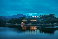 phoenix·lsland Hotels in Anhua