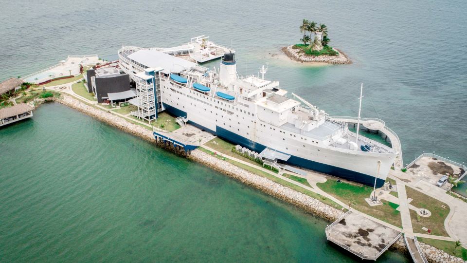Doulos Phos The Ship Hotel