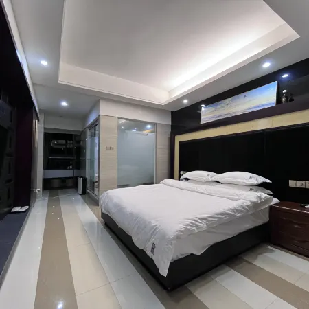 Chongwu Gucheng Yan Hai Scenic Apartment