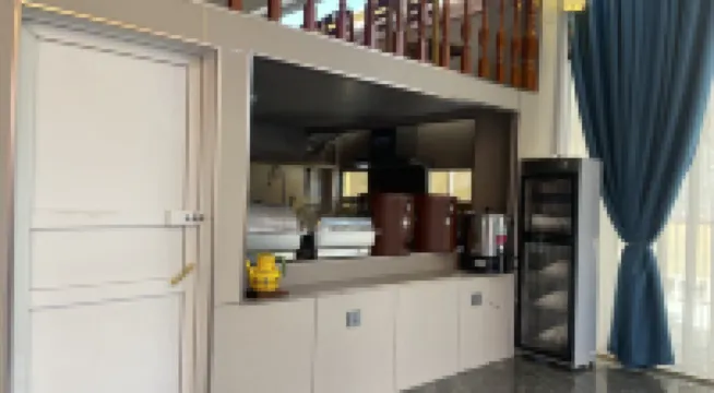 Litang Renkangfo Hotel