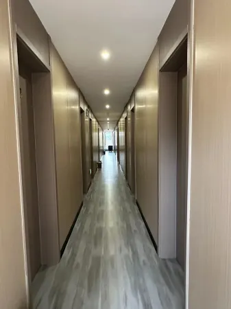 Yiyang 701 Hotel Отели рядом со станцией Yiyang Railway Station