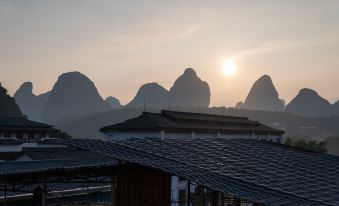 Yang Shuo Senior  Leader  International Youth Hostel (West Street Lijiang Branch)