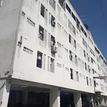 Chokchai Mansion Bang Bua Thong Отели рядом с достопримечательностью «Торговый центр Central Plaza WestGate»