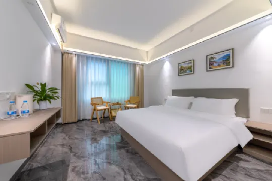 Fuxianlai Homestay (Haigongshang Riyue Square) Отели рядом с достопримечательностью «Hainan Sports Training Hall»