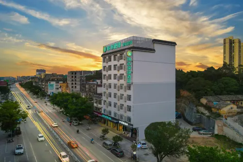 City Comfort Inn Hotel (Luchuan Wenquan Plaza Railway Station)