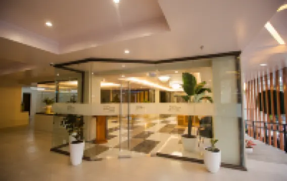 Maxi Hotel and Event Center