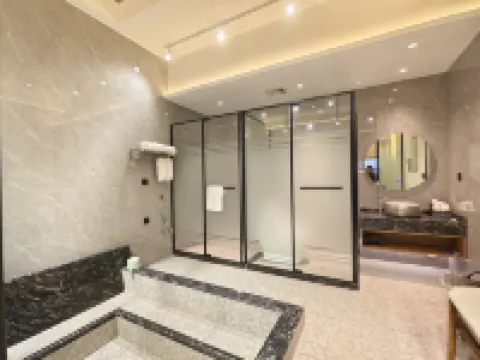 รีสอร์ทน้ำพุร้อนหลงหู โรงแรมในลู่เหอ