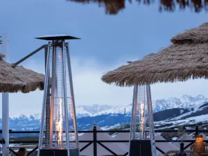 新疆喀拉峻花間營·雲馳谷