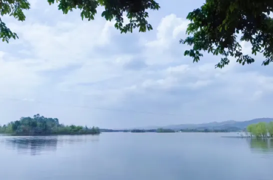 Jianyang Shui'an Mountain Villa Отели рядом с достопримечательностью «Sancha Lake Scenic Area»