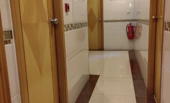 JINN'S'TI GUEST HOUSE(TST Metro H Exit)