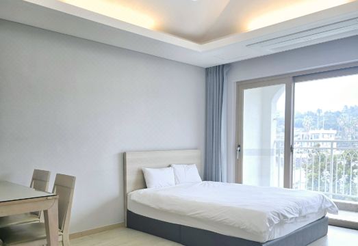 리조트 수영장 전경