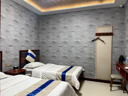 Shiyue Express Hotel (Shiji Longding South Area) Отели рядом с достопримечательностью «Hengshan Jiutian Palace»