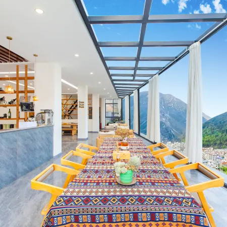 VALATOMS Van Latu Chuyi Homestay (Kangding)