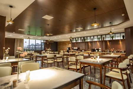 Huanbin West Coast Hotel