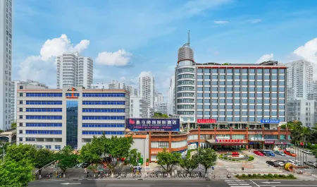 Huangma Yehai International Hotel Отели рядом с достопримечательностью «Hainan University(Haidian Campus)»