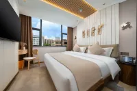 Four Seasons Hotel Manfeng (Zhangzhou Vocational College) - Romantic