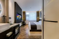W Design Hotel (Qinyang Bus Station)