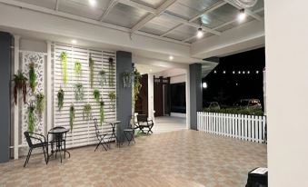 English Resotel Hotel