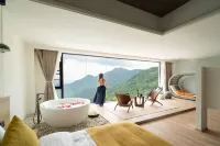 Anji Peak · Jiumu Cloud Town Cliffside Pool Resort Homestay