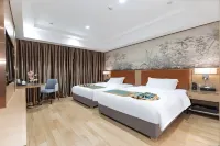SET INTERNATIONAL HOTEL - breakfast