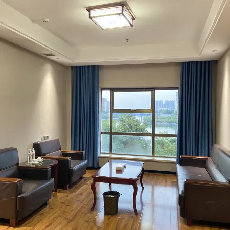 Tian'an Xiyan Holiday Hotel (Sheqi Binhe South Road)