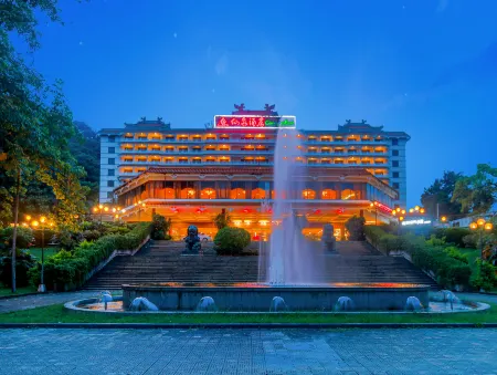 Century Hotel Отели рядом с достопримечательностью «Shunde District Committee Party School»