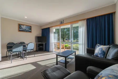 Parklands Motel & Apartments Te Anau