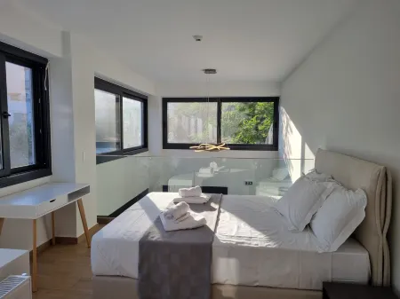 10 Apartments & Suites Athens Отели рядом с достопримечательностью «Atlas Kallitheas Ethousa Pallis»