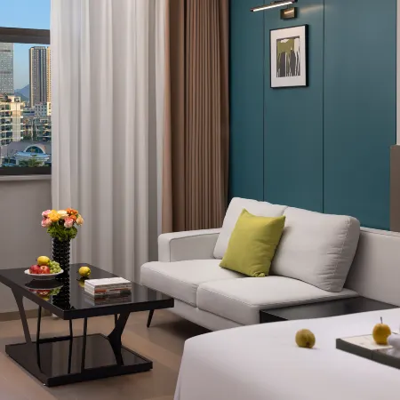 Huizhou Four Seasons Maple Hotel(Huizhou High Speed Rail Station Xinghe Coco Store)