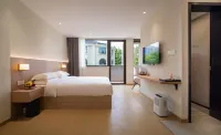 Taicang Jiangwai Resort (Changjiangkou Tourist Resort Area) - Pools