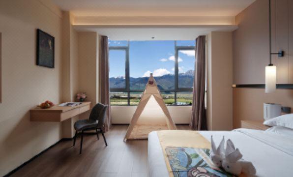 Elong Hotel (Shangri-La Dukezong Ancient City Railway Station)