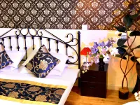 On the other hand· Chasing Waves Hidden Sea Holiday Homestay (Rushan Yintan Beach Branch) Các khách sạn ở Rushan