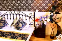 On the other hand· Chasing Waves Hidden Sea Holiday Homestay (Rushan Yintan Beach Branch)