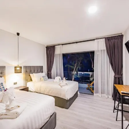 Thai Kamala Beach Front Отели рядом с достопримечательностью «Памятник Цунами»