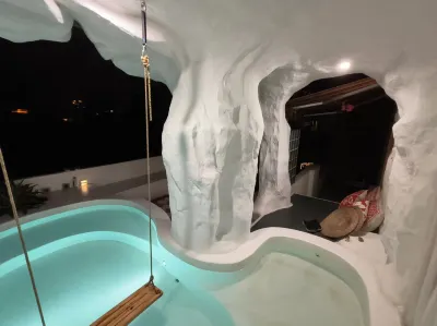 Taishan Yuequan Santorini Cave Hot Spring Villa