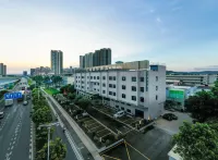 Guangzhou Huitong International Hotel Hotel dekat Guangdong Polytechnic College of Agriculture， Industry and Commerce (East to Qiaojian Lvye Mountain Villa)
