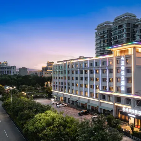 YESIER S HOTEL