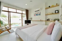 SaroRach Pool Villa Resort Kohlarn - 발코니