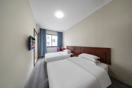 Zhuji Forest Hotel Отели рядом с достопримечательностью «Zhuji Gymnasium»