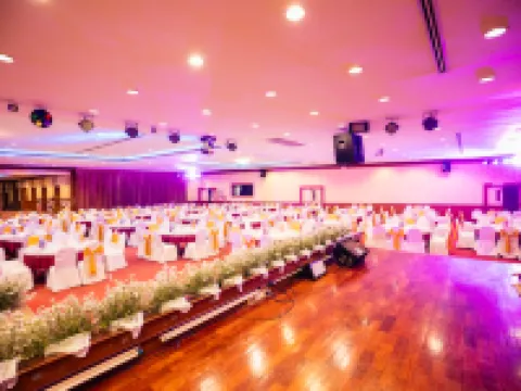 โรงแรมชุมพรการ์เดนส์ โรงแรมในชุมพร