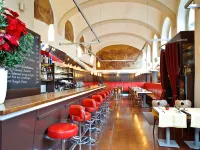 Hotel Regina Hotels near Freyung Square